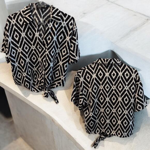 Fred David Printed Peasant Blouse Black White Geometric Tie Hem Shirt Size Small - Picture 5 of 5